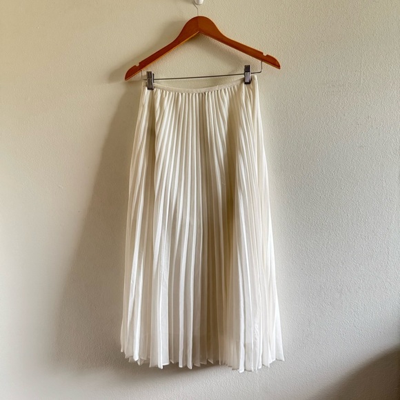 Aritzia Babaton White Jude Midi Pleated Skirt size Small - Picture 6 of 11
